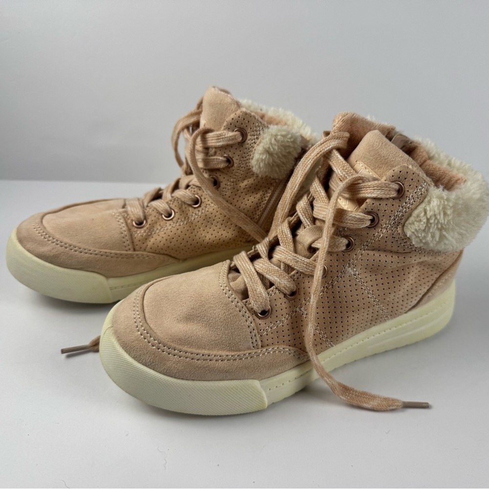 Roxy RG camy high top sneaker in light pink with side zipper for easy wear - Picture 3 of 9